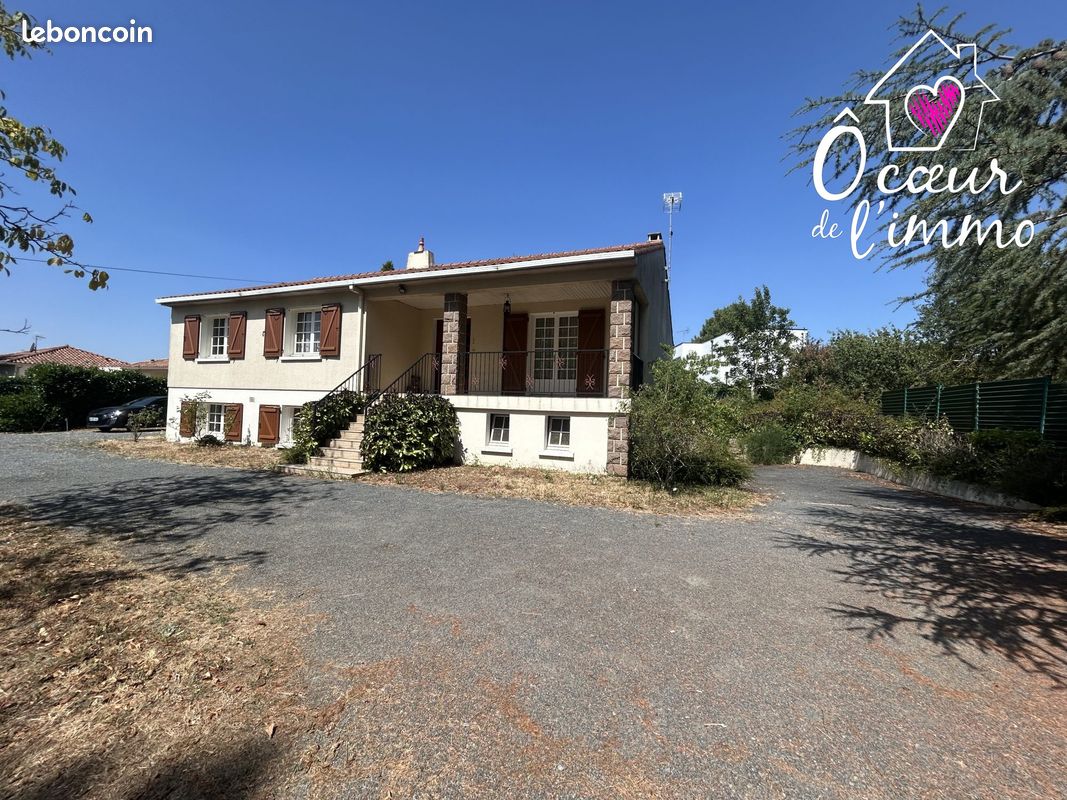 Maison 8 pièces 176 m² · à Cholet · 176 m² · 266 500 €