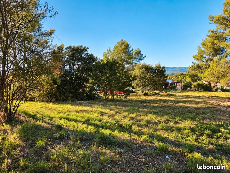 Terrain 388 m² · à Pierrefeu-du-Var · 165 000 €