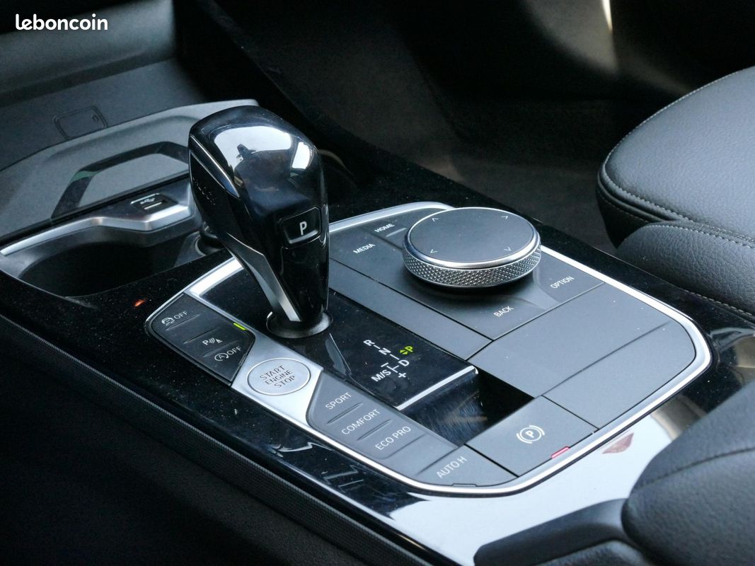 BMW SERIE 1 118i - BV DKG BERLINE F40 Edition Sport (image 32)