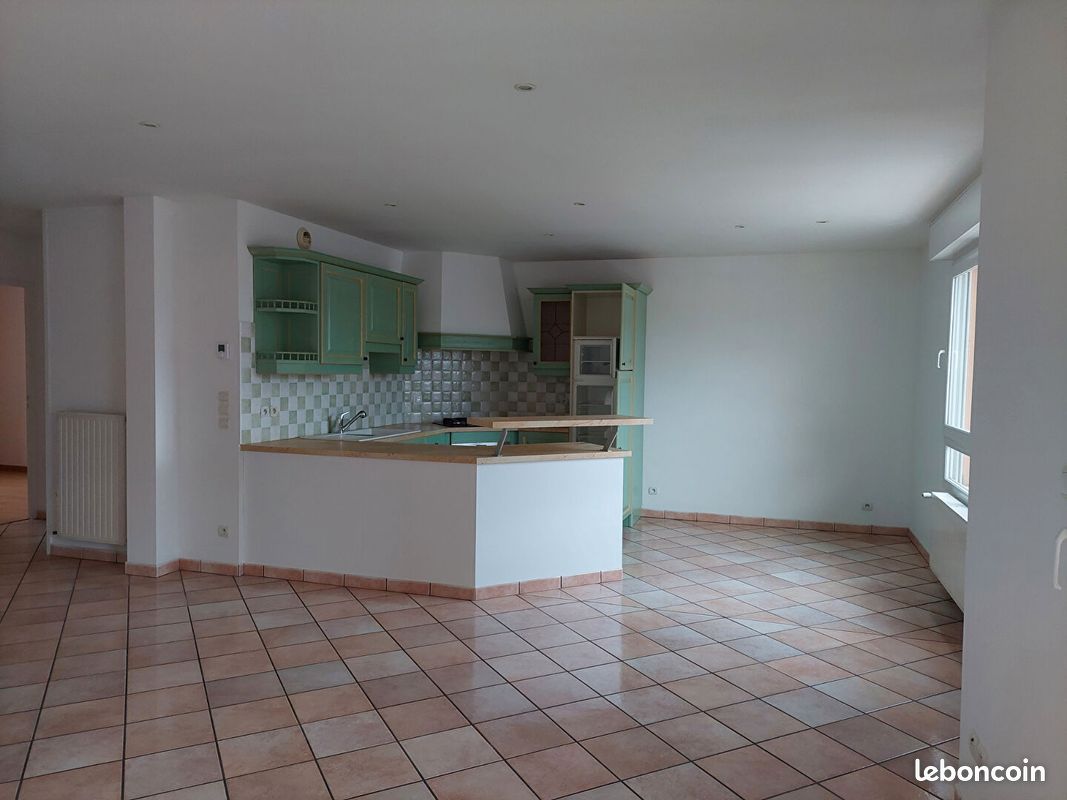 Appartement 3 pièces 75 m² · à Roanne · 75 m² · 744 €