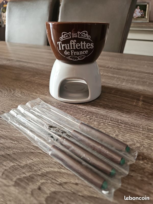 Fondu chocolat en porcelaine et brochettes neuf (image 1)