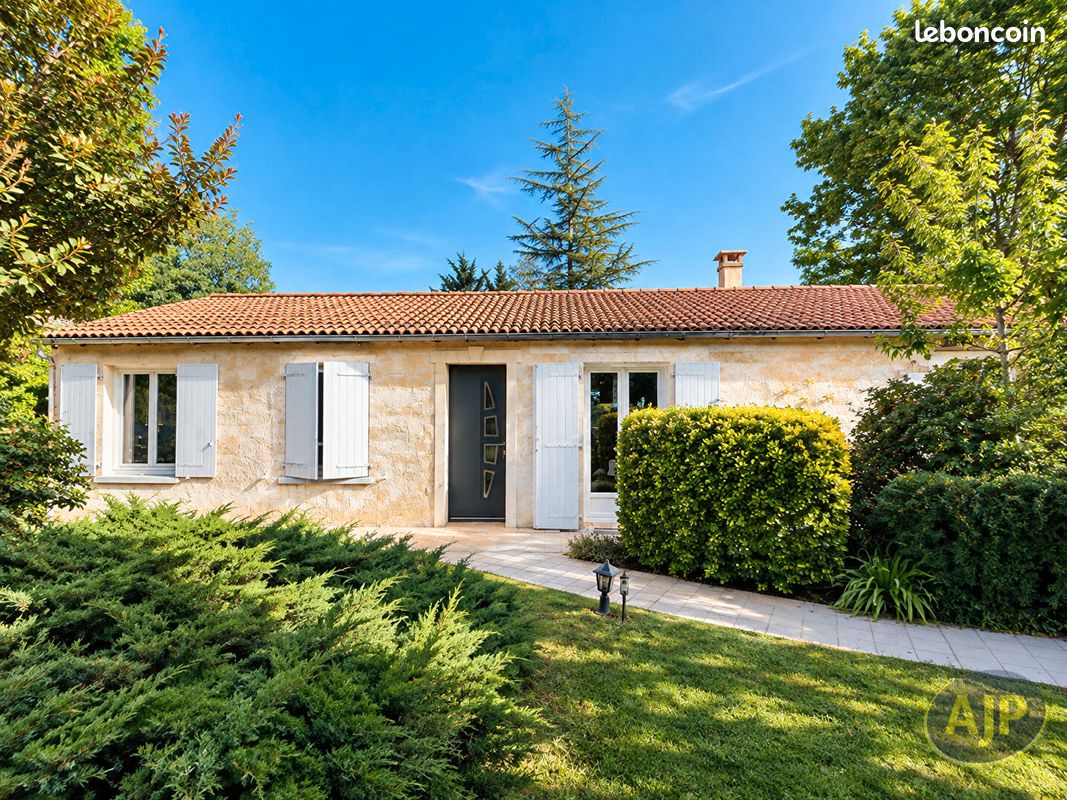 Maison 4 pièces 105 m² · à Saint-Georges-des-Coteaux · 105 m² · 226 800 €