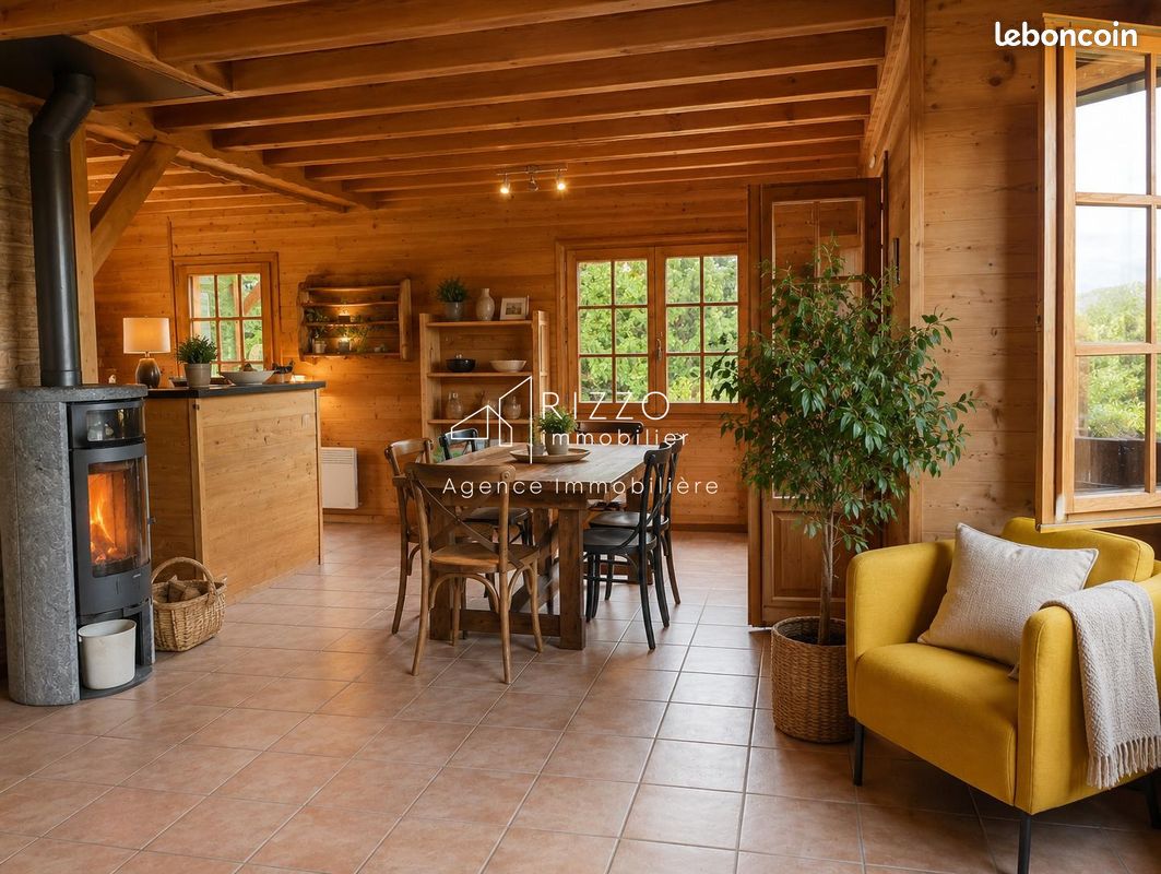 Maison 7 pièces 159 m² · à Cessy · 159 m² · 849 000 €