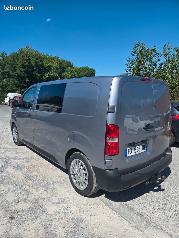 Peugeot EXPERT III TAILLE M CABINE APPROFONDIE FIXE 6 PLACES ATTELAGE 2.0 HDi 120 CV AUTOMATIQUE 2021 TRES BON ETAT PRIX AFFICHE TTC (image 4)