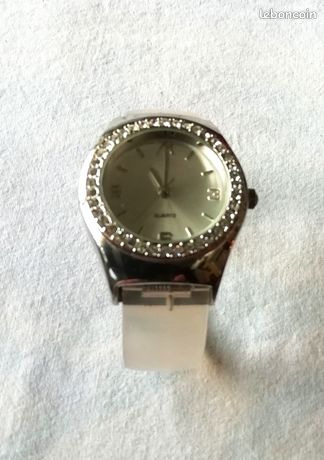Guess - W12055L5 - Montre Femme - Quartz Analogique - Manchette