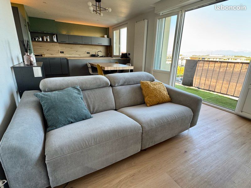 Appartement 3 pièces 64 m² · à Divonne-les-Bains · 63,5 m² · 1 980 €/mois