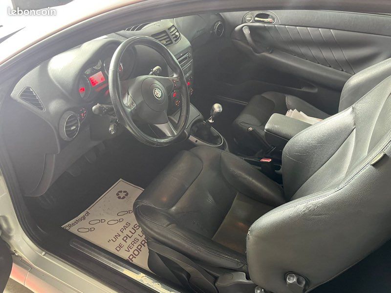Alfa coupe gt jtd 150ch bon etat revisee (image 2)
