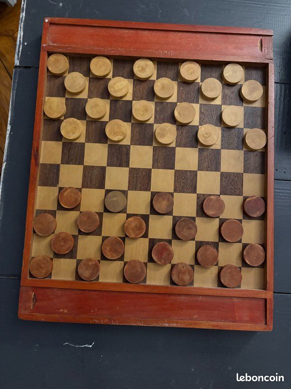 Jeu de dames avec pions en rondelles de bois bicolore