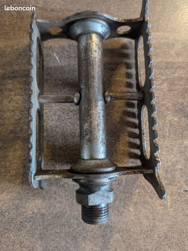 Pédalier en acier 1940s France filetage 14x125 vélo vintage