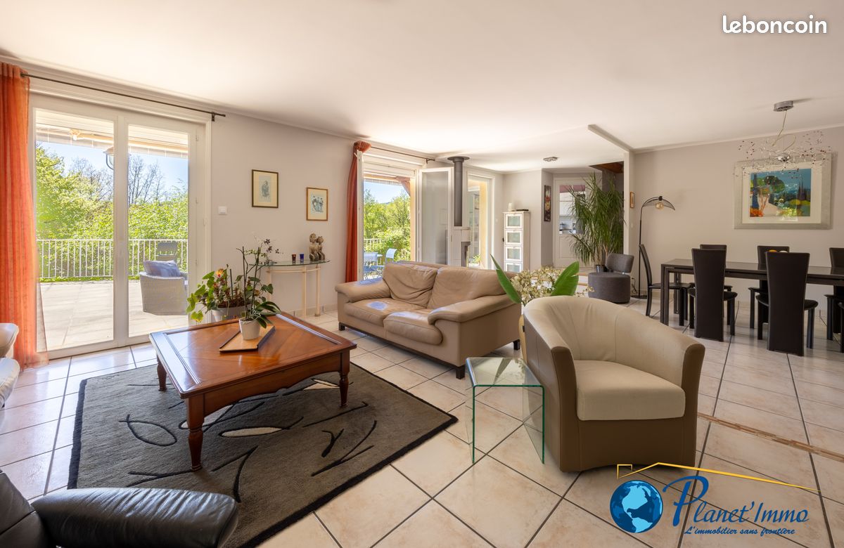 Maison 6 pièces 233 m² · à Saint-Paul-en-Cornillon · 233 m² · 415 000 €