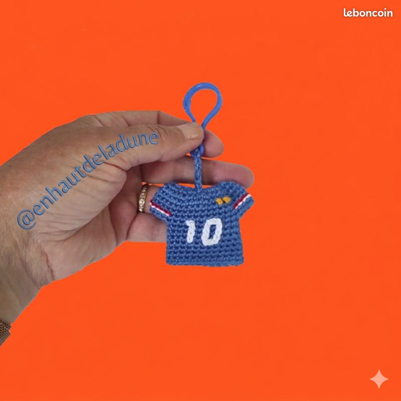 Porte-Clés FFF Maillot Mbappé N°10 – PVC, 44x40,5mm – Produit Officiel De La Fédération Française De Football
