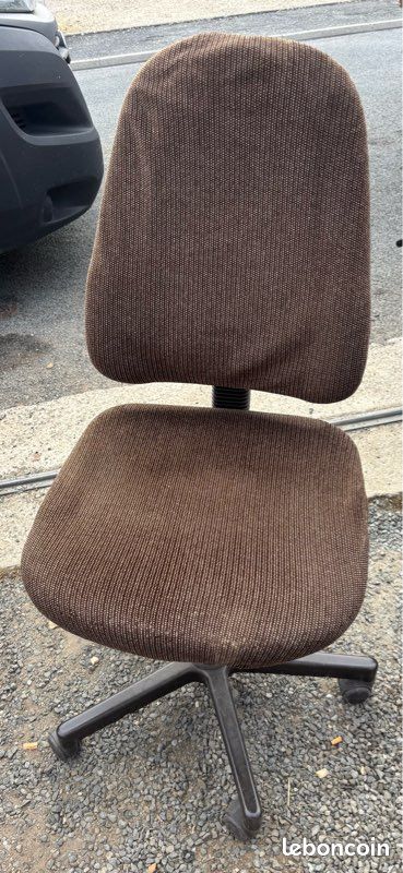 Chaise roulante (image 1)