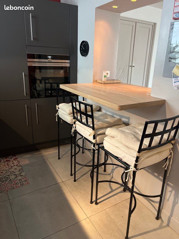 Lot de 4 chaises de bar en fer forgé (image 1)