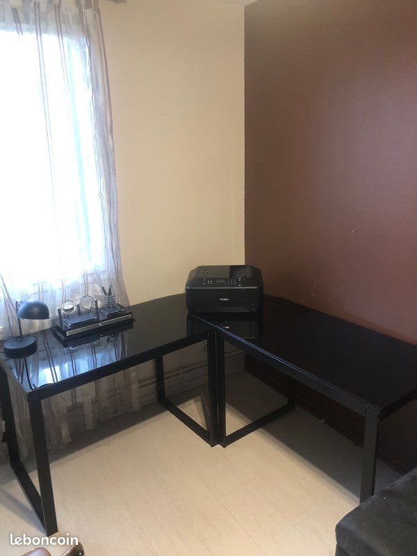 Vend bureau acier et plateau en verre noir (image 1)
