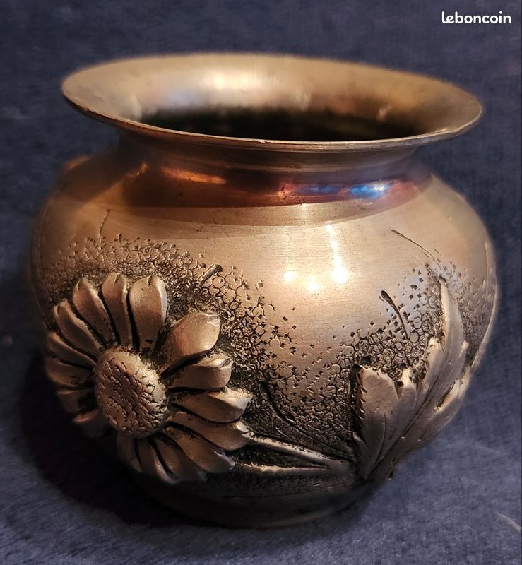 Petit vase pot ancien en étain "Ciselé Main" - Style Art Nouveau (image 2)