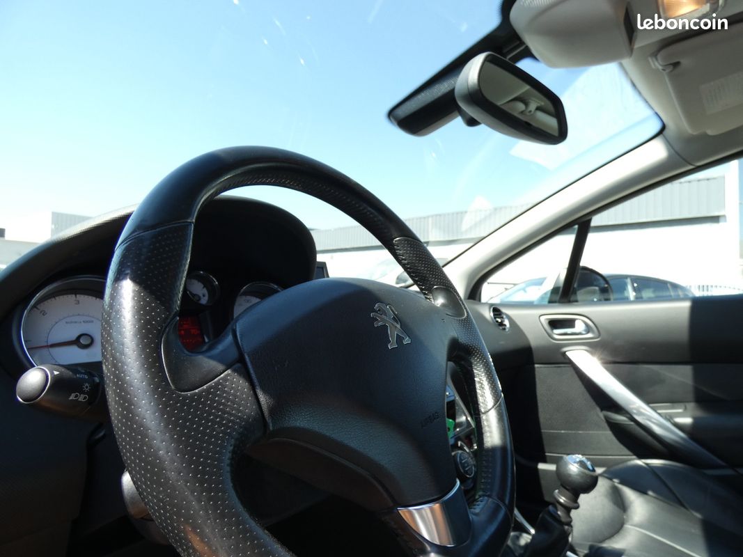 PEUGEOT 308 CC 2.0 HDi 163ch Féline (image 29)