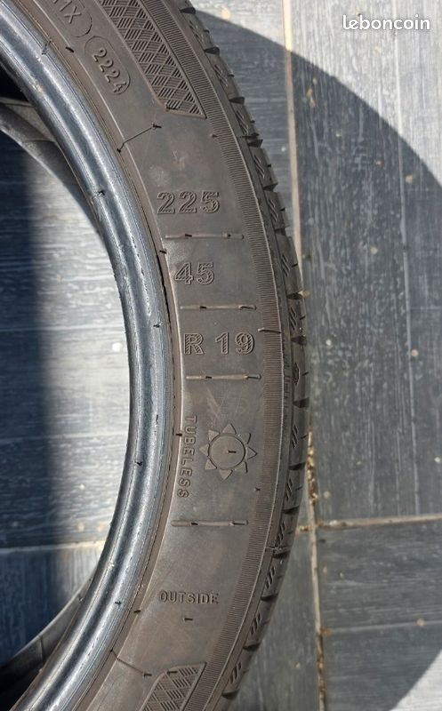 Pneu Kleber Dynaxer UHP - 225/45 R19 96W (État 50%) - été (image 2)