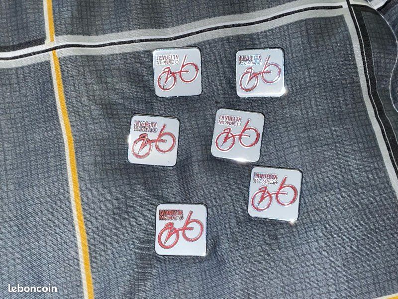 Badge Ancien VEENO Pays-Bas – Pin's Vélo Années 60 Rouge