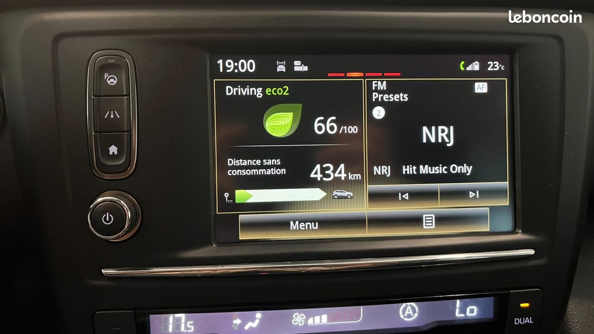 RENAULT KADJAR 1.2 TCE 130 ENERGY ARMOR LUx (image 25)
