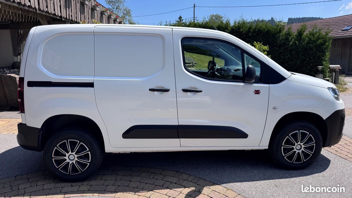 4x4 DANGEL Citroën BERLINGO HDI 130CV 1000KG - 1ER MAIN - TVA RECUPERABLE - 3 PLACES – ATTELAGE (image 2)