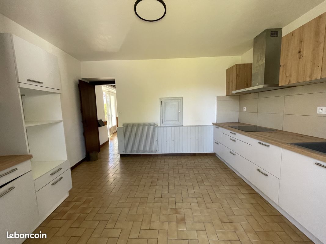 Appartement 4 pièces 110 m² - Armendarits 64640 (image principale 2)
