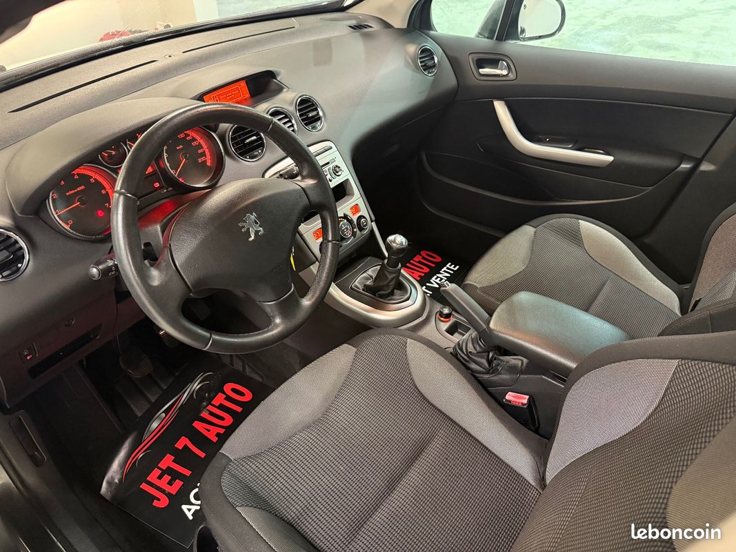 PEUGEOT 308 1.4 VTi 95ch Premium (image 5)