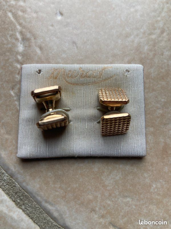 Paire De Boutons De Manchette Anciens Et Mignons - Couleur Dorée Vintage