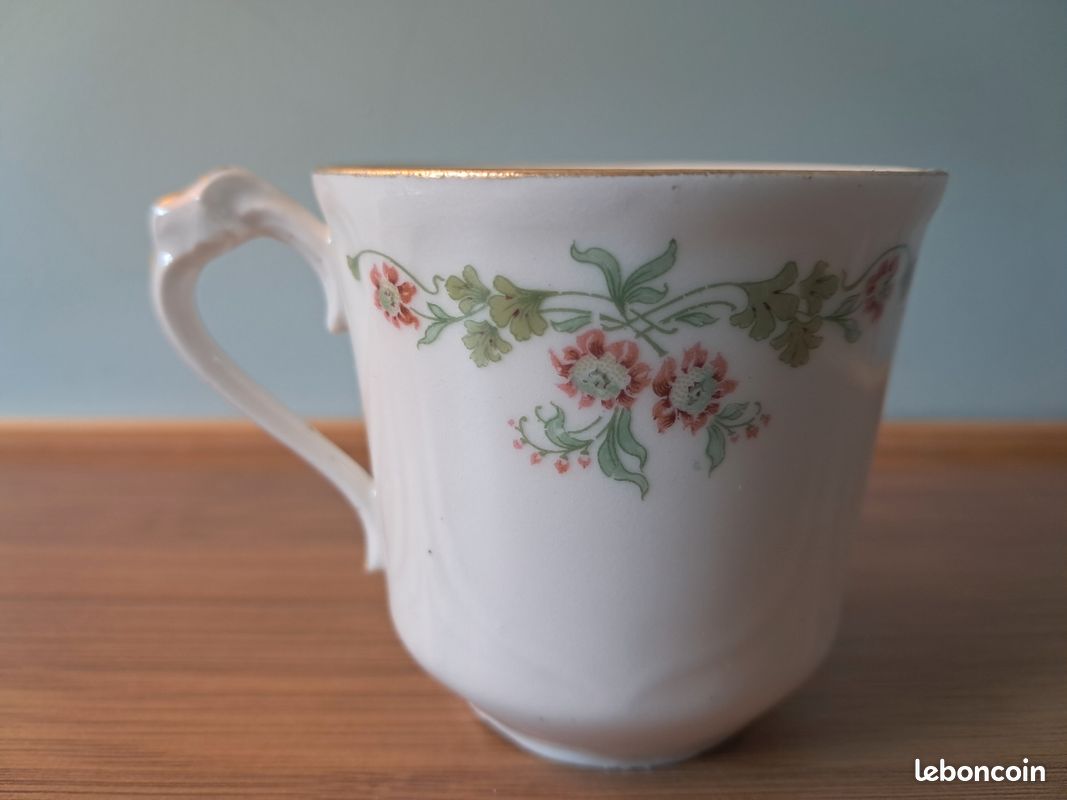 Lot 4 tasses porcelaine (image 2)