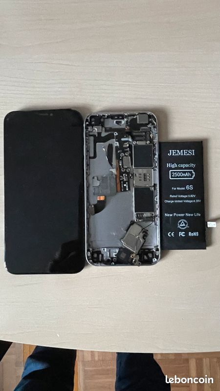 2 ihone 6s et 1 5s pour pieces (image 3)