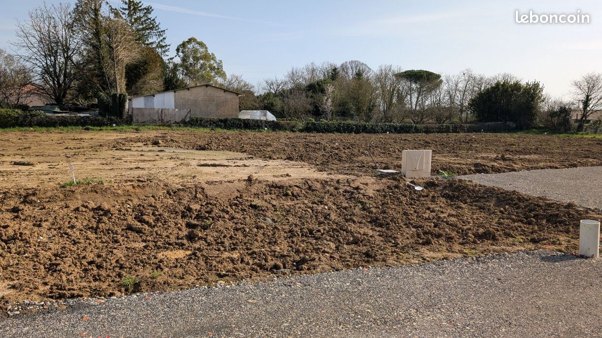 Terrain 426 m² · à Prahecq · 42 900 €