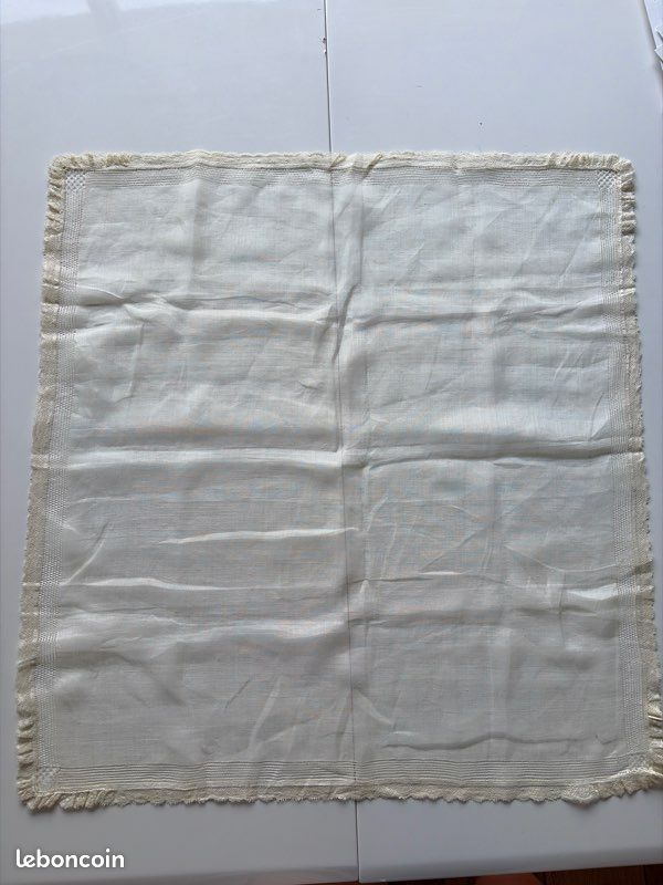 Mouchoir ancien avec dentelle (image 1)