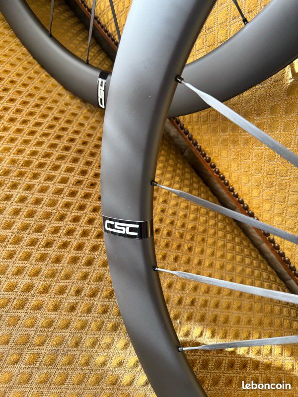 Roue De Vélo Carbone CSC 25 Pouces - Fibre De Carbone - Route - Ultra Légère 771g