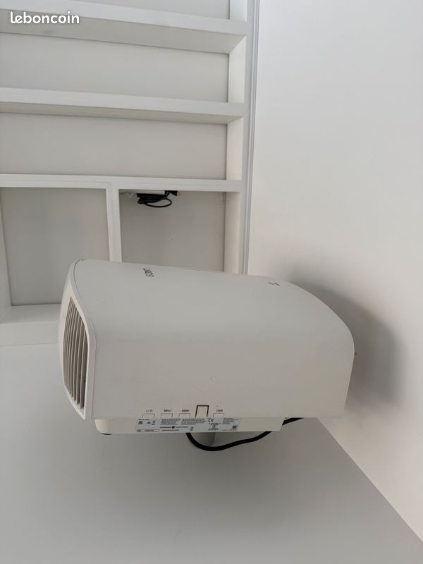 Sony VPL-VW270ES – Vidéoprojecteur 4K natif SXRD – Home Cinéma (image 2)