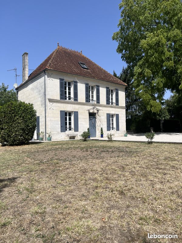 Maison 9 pièces 165 m² · à Saintes · 165 m² · 389 000 €