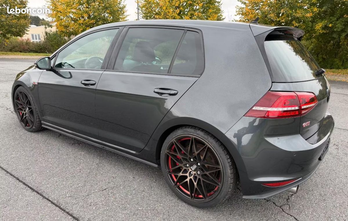 Volkswagen Golf VII LIM. GTI PERFORMANCE BMT 230 CH BVM - VOLANT EN CUIR (image 6)