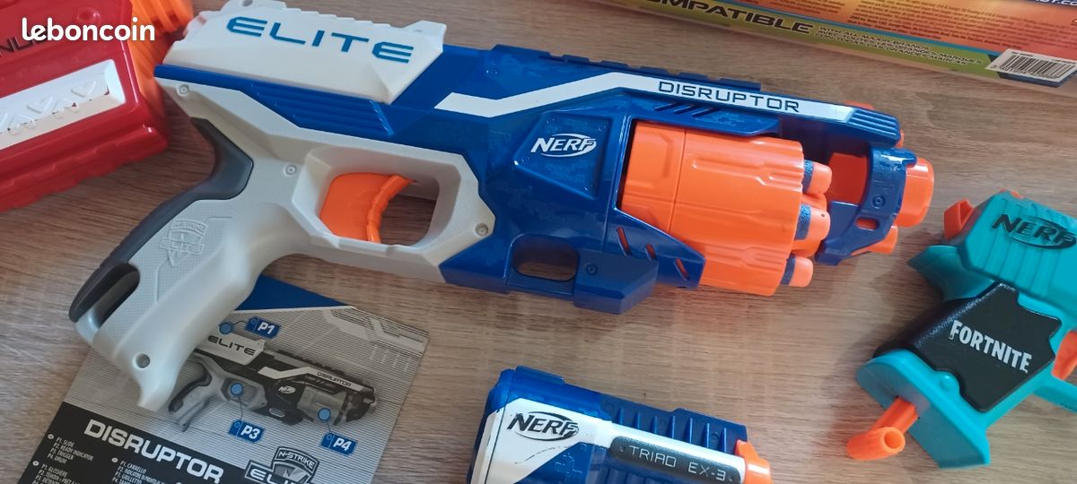 Lot pistolets+ cible NERF (image 3)