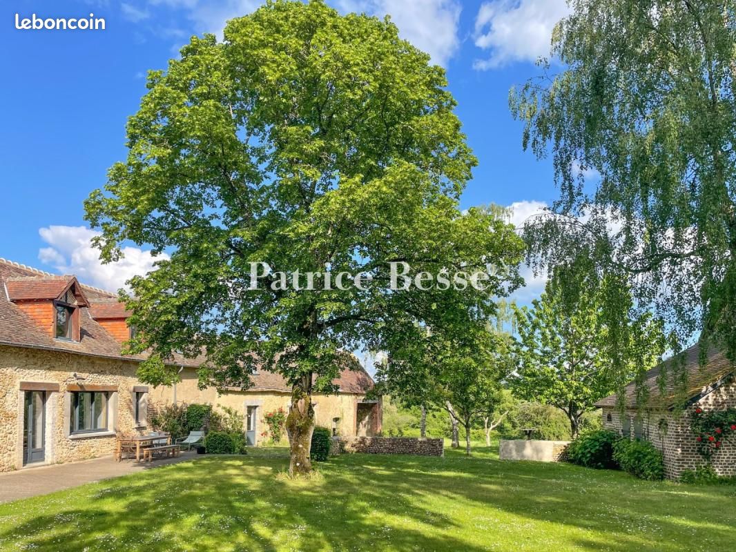 Maison 10 pièces 327 m² · à La Ferté-Bernard · 327 m² · 615 000 €