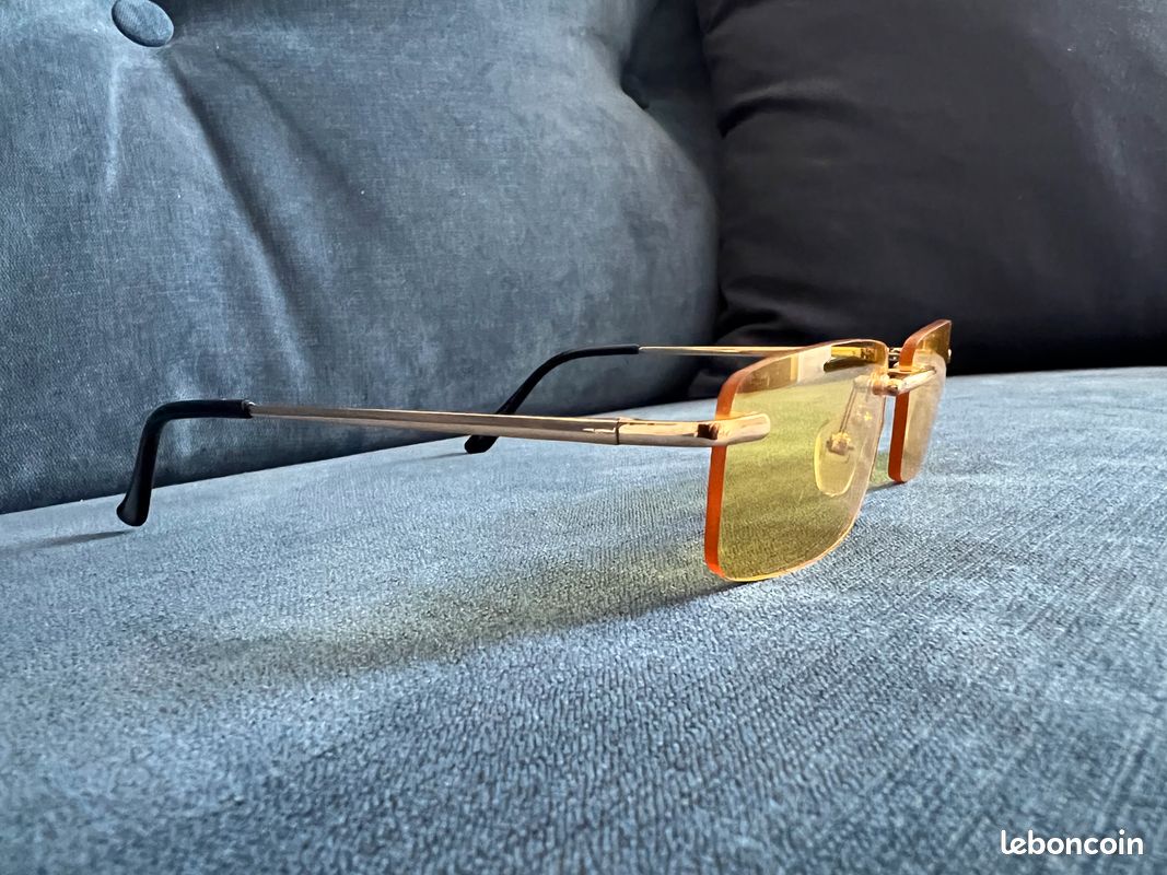Lunettes de soleil en TRÈS BON ÉTAT (image 4)