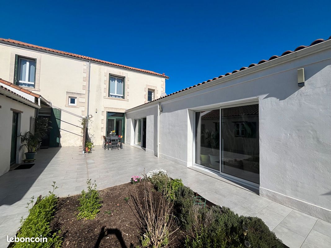 Maison 8 pièces 235 m² · à Saujon · 235 m² · 540 750 €