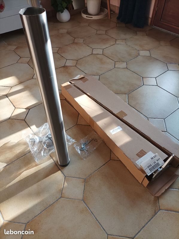 Pied de table (image 1)