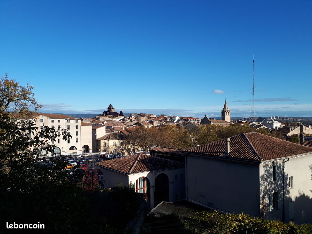 Appartement 3 pièces 50 m² · à Aubenas · 50 m² · 590 €/mois