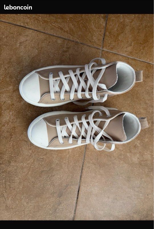 Converse (image 1)