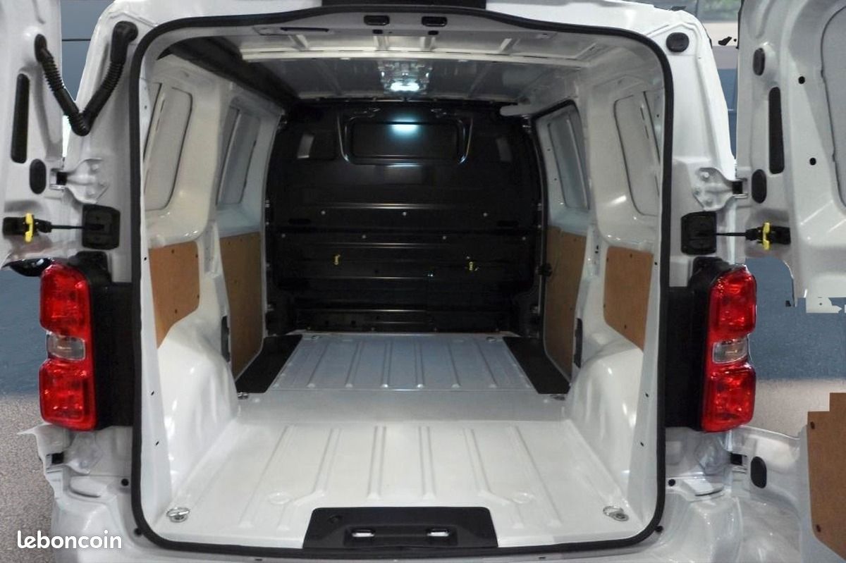 Citroën Jumpy 26 241 HT Fourgon FGN M 145ch 2.0 BLUEHDI EAT8 (image 7)