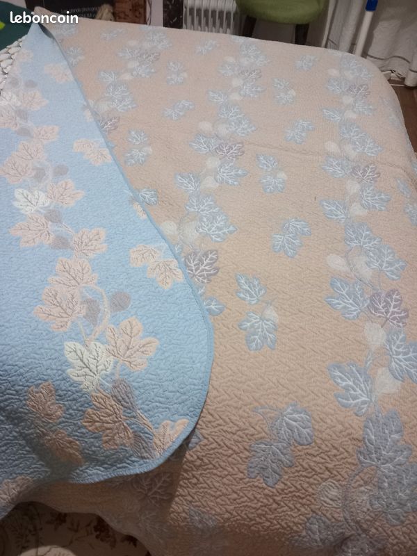 Superbe boutis fin lavable 2 faces (image 1)