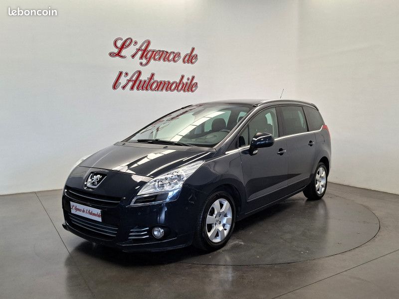 Peugeot 5008 1.6 hdi 112 ch Boite Auto Allure 7 places / GPS / toit pano / Radar AV et AR / (image 1)