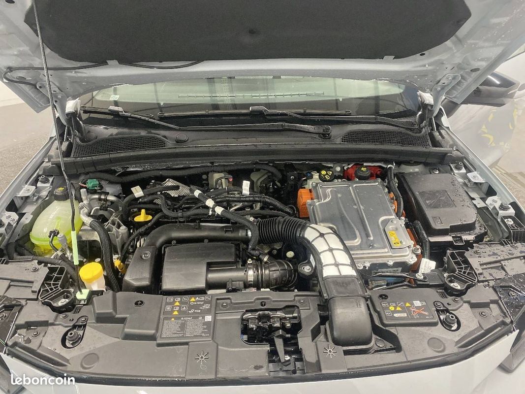 RENAULT Clio E-Tech full hybrid 160 ch Techno (image 18)