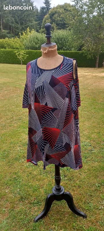 Robe (image 1)