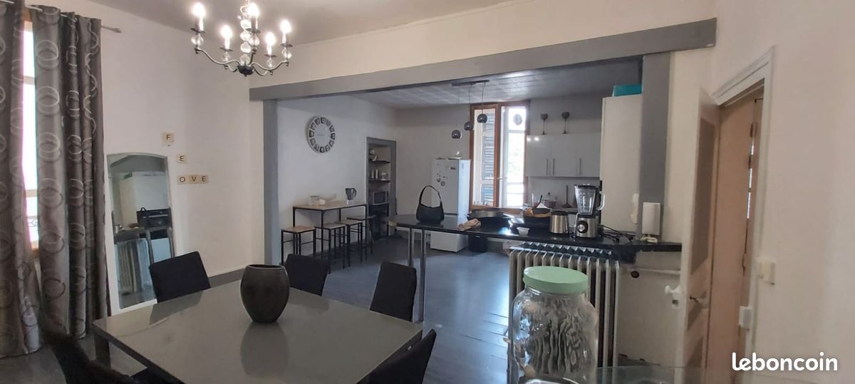 Appartement 5 pièces 140 m² · à Montluçon · 140 m² · 850 €