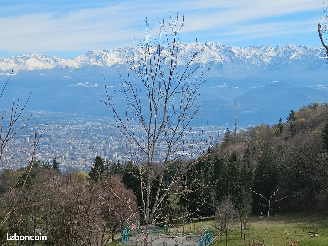 Terrain 1021 m² · à Seyssinet-Pariset · 1 021 m² · 175 000 €