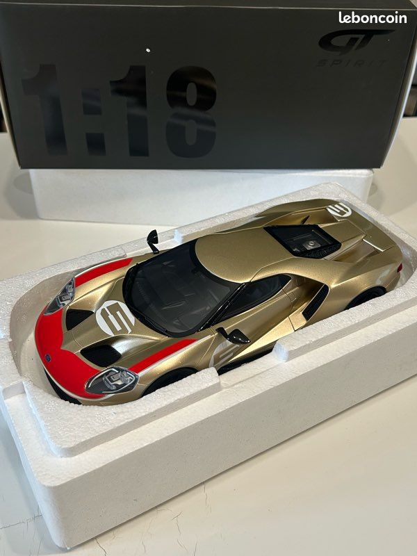 Ford GT Spirit 2017 – Miniature échelle 1/18 – Couleur Bleu/blanc – Neuve En Boîte (réf. ZM085_RE)